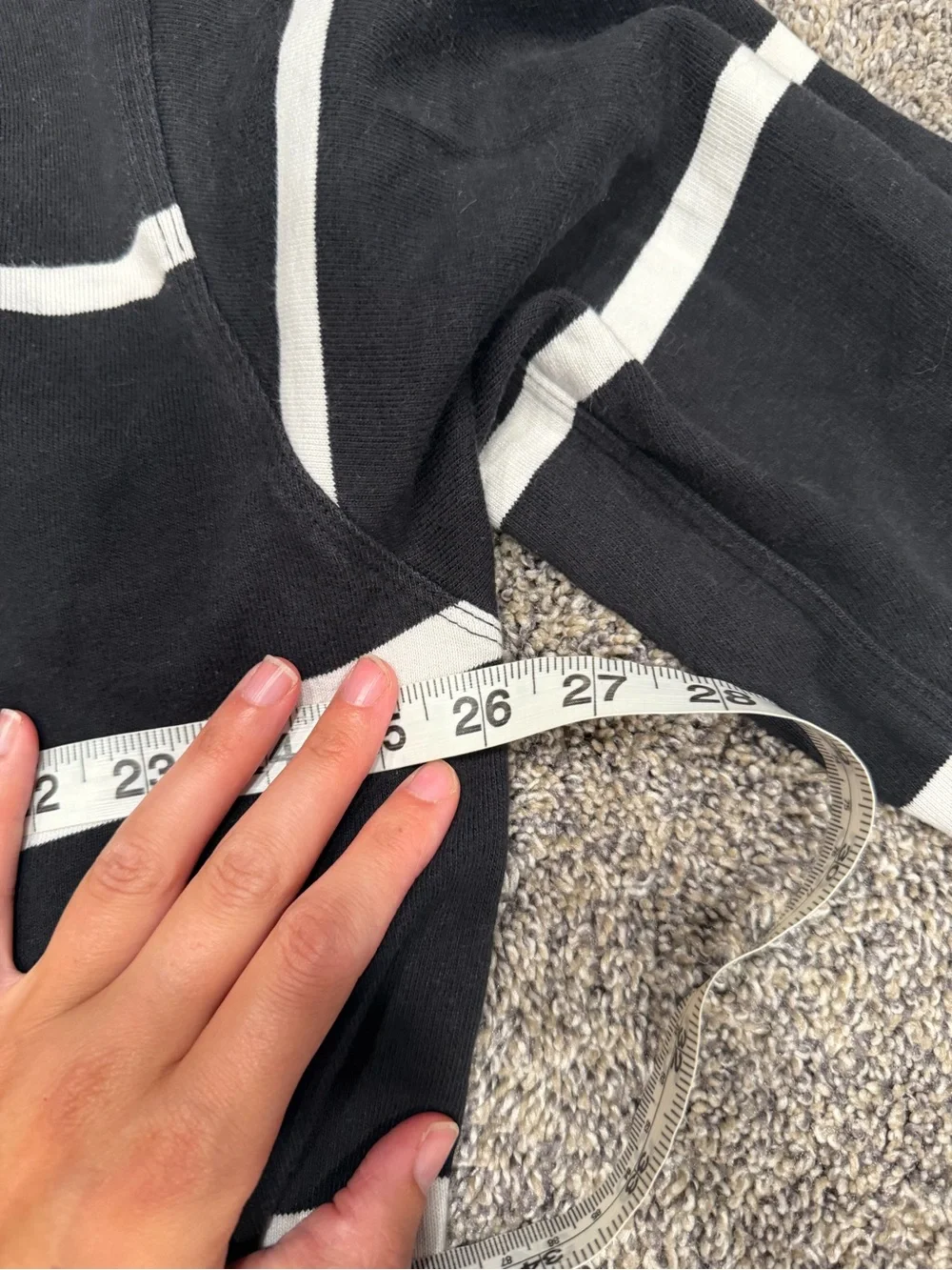 Lululemon Perfectly Oversized Cropped Crew
Stripe Black White sz 8 EUC - Picture 4 of 4